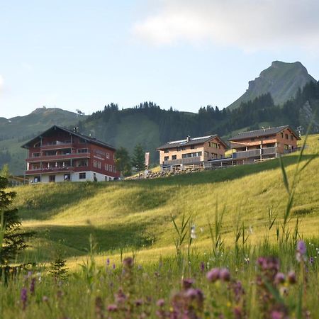 Laendle Hotel Damuels Exterior photo